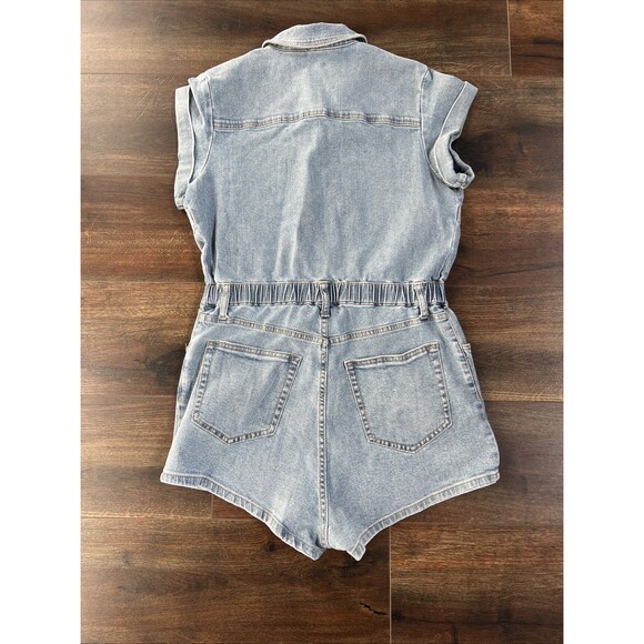 Wild Fable NWT Size Medium Game Day Short Sleeve Denim Romper Jean Medium Wash - Picture 7 of 15